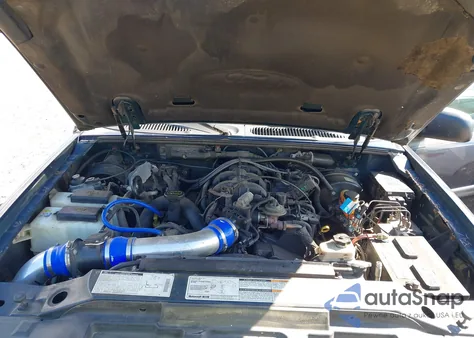 2001 Ford Explorer Sport Trac z USA, uszkodzony, nr VIN 1FMZU77E11UC48088